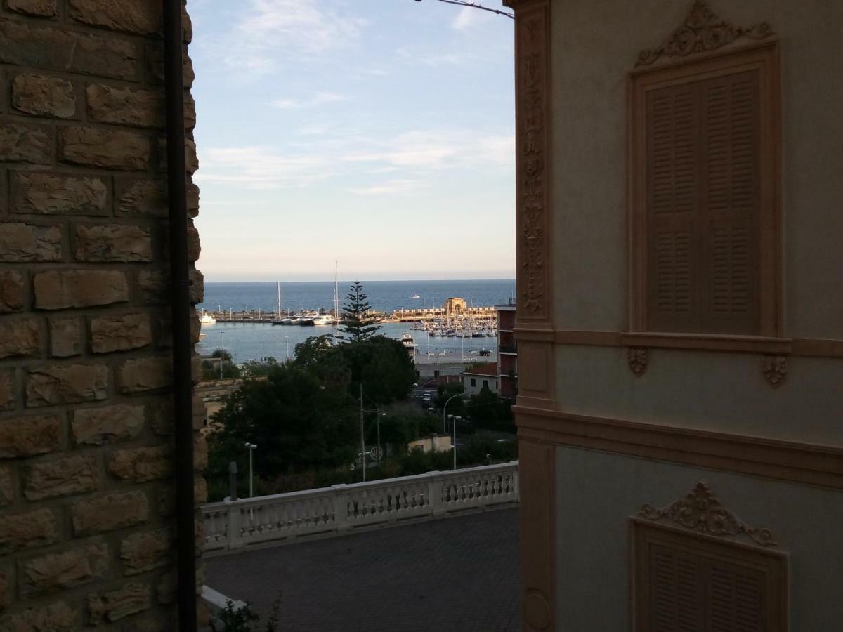 St George Villa Империа Екстериор снимка